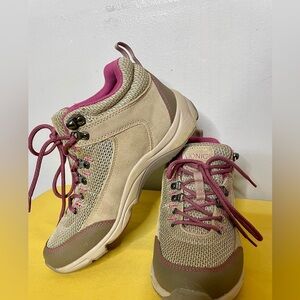 Vionic Women's Tan CYPRESS Hiking Sneaker Size 7